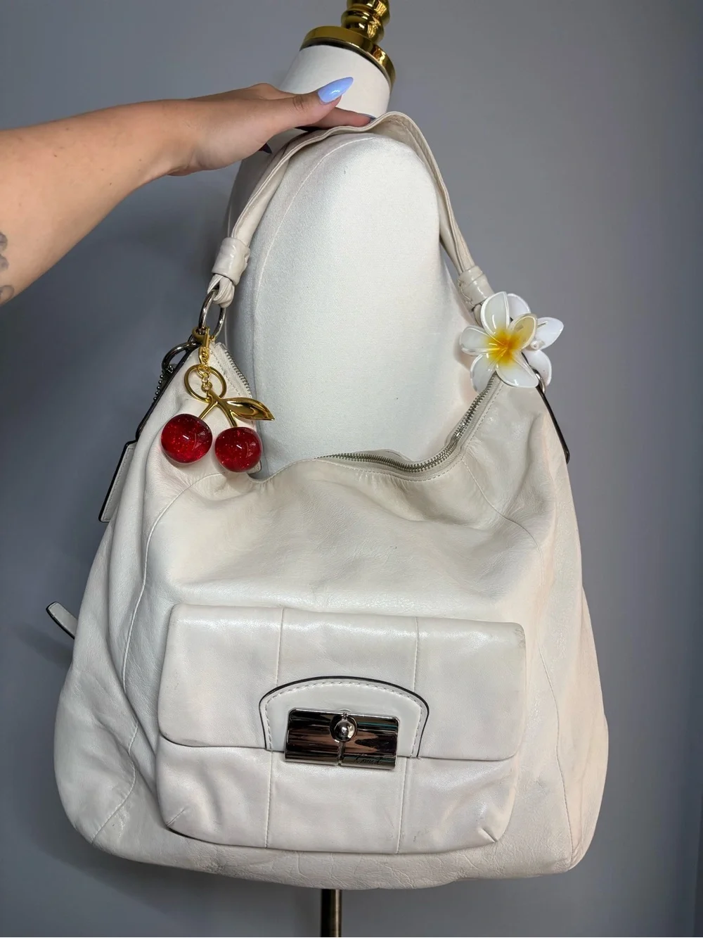 Y2K Coach Cream Leather Kristin Hobo Bag with Front Pocket